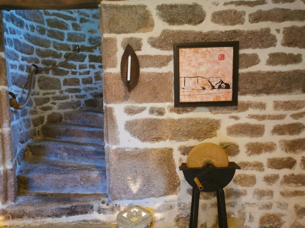 Muse au lit de jour 2 - Kerbeleg Peinture Fabien Raveton () Muse au lit de jour x (en place)