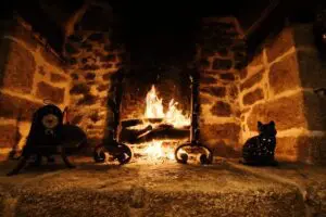 Les cheminées bretonnes anciennes 5 - Kerbeleg Kerbeleg - Grand Salon feu de cheminée