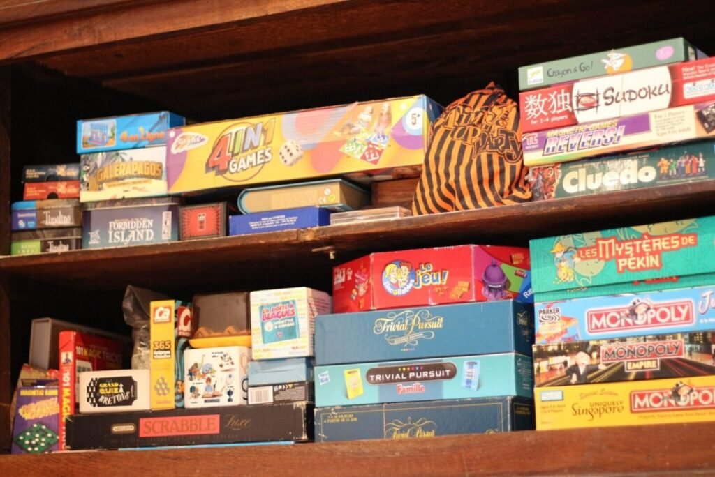 salle de jeux jeux de societe scaled