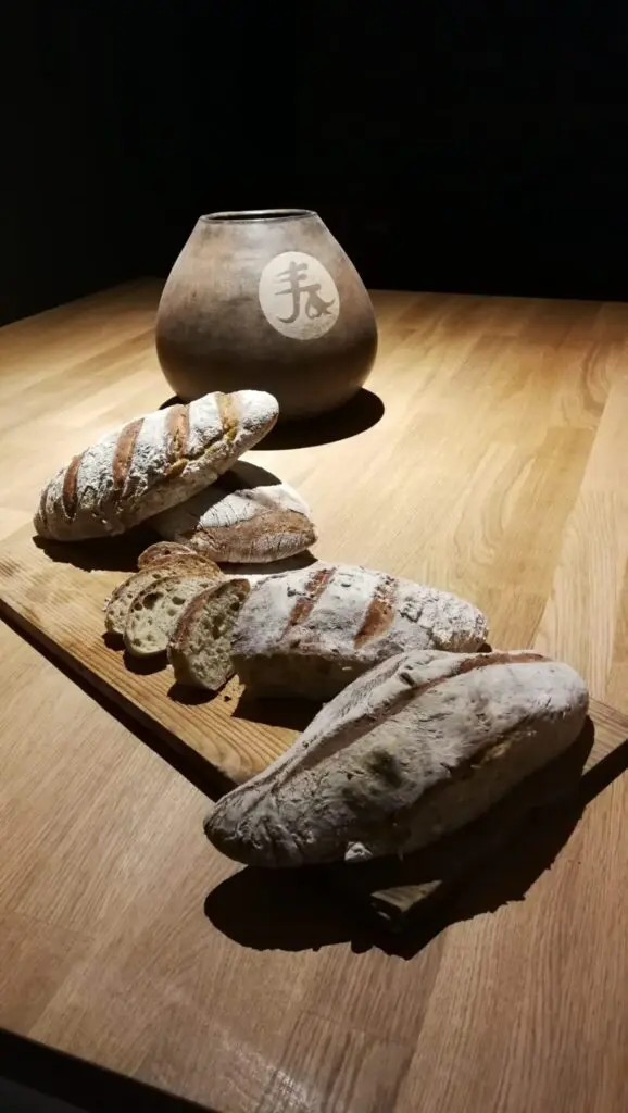 Rezept für „Bienen und Zikaden“ brot 1 - Kerbeleg kerbeleg le pain abeille et cigale scaled