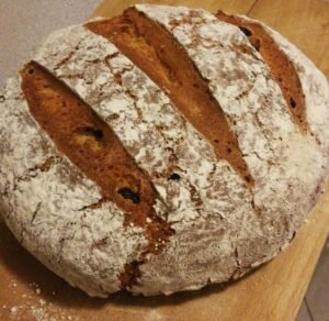 The “bees & cicadas” bread