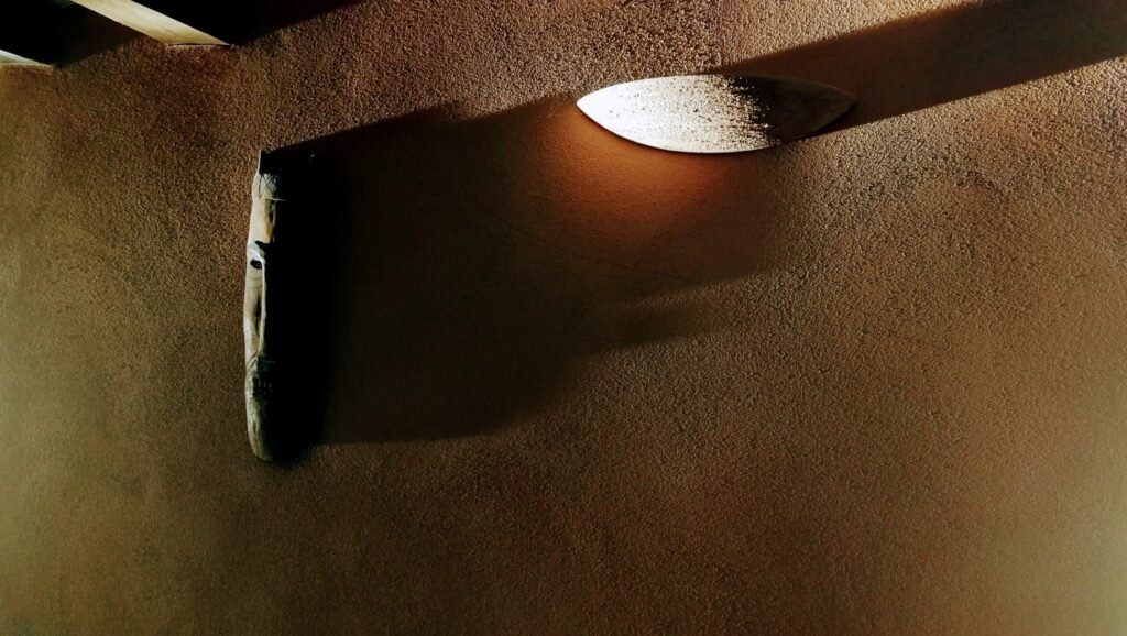 sejour salon kerbeleg rayon de lumiere lever du soleil scaled