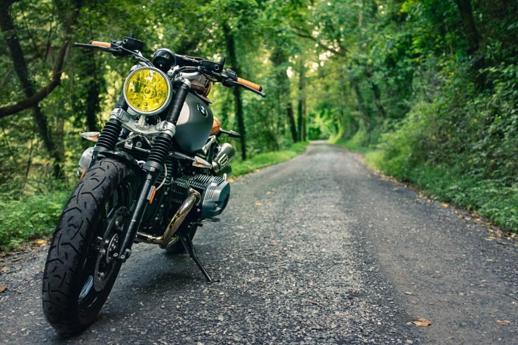 Moto forêt Bretagne ()
