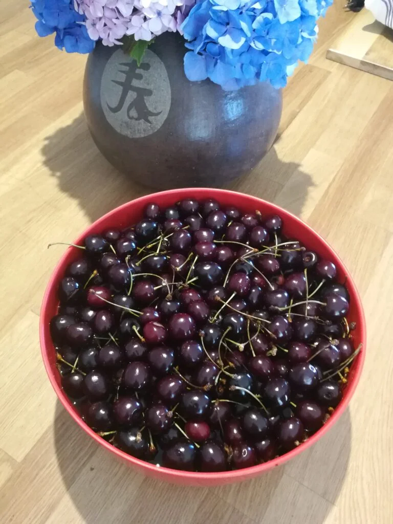 Aunt Nana's cherry & lavender jam 1 - Kerbeleg Verena Recettes Confiture Cerises Lavande Kerbeleg Cuisine - Kerbeleg