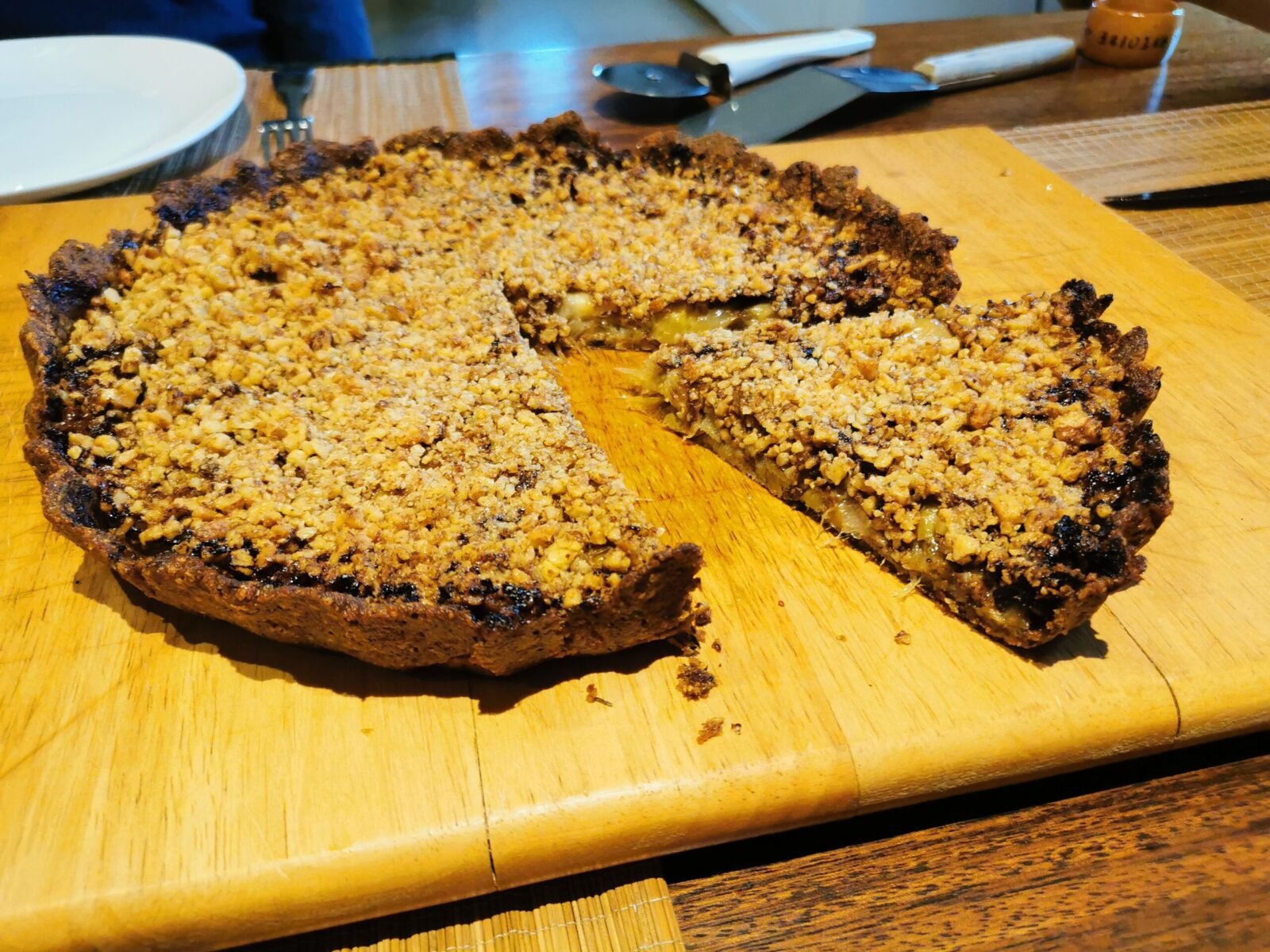 Tante Nanas Kuchen mit Lauch, Roquefort und Walnüssen auf glutenfreiem Teigboden