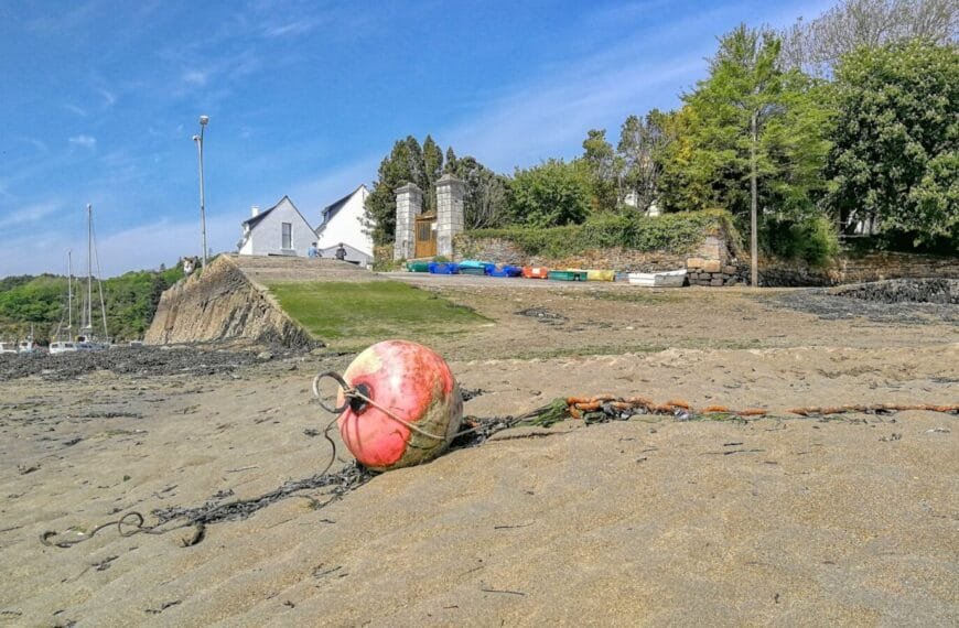 Sur les traces de “L’inconnu de port Bélon : Une enquête du commissaire Dupin”