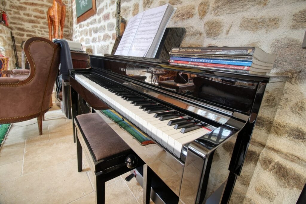 Musique piano Salon activités d'intérieur Kerbeleg