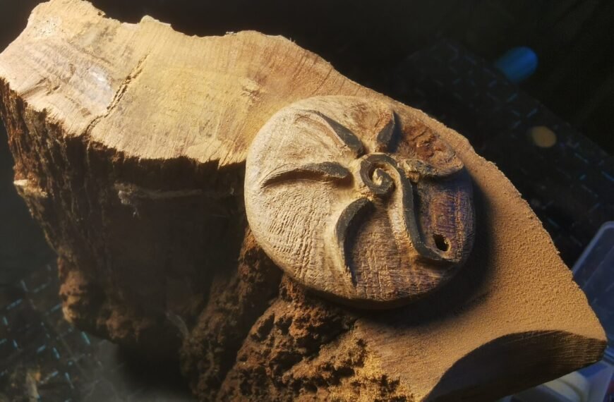 Le Blog 3 - Kerbeleg Medaillon Talisman en Bois de Chêne Soleil et Spirale Beltaine (Beltane)