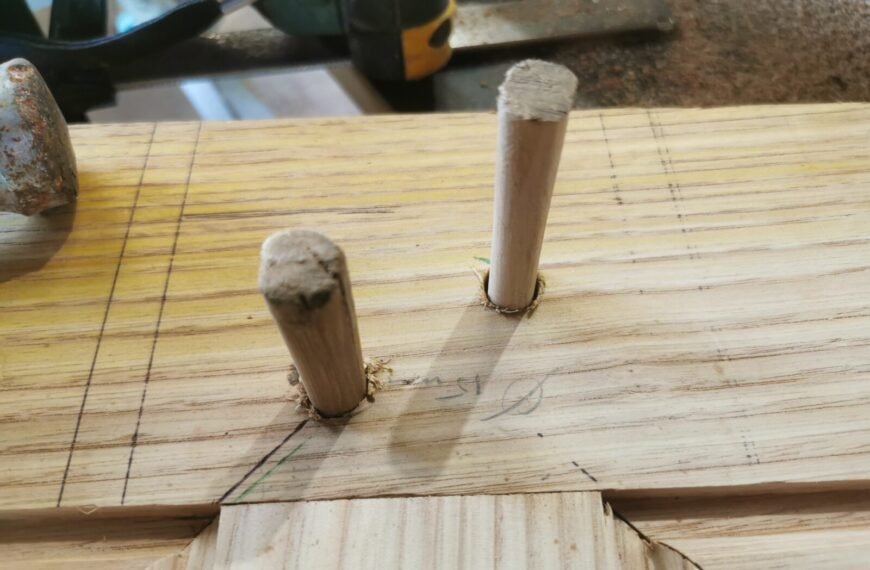 Menuiserie Travail exercice atelier tenon mortaise cheville chataignier porte ()