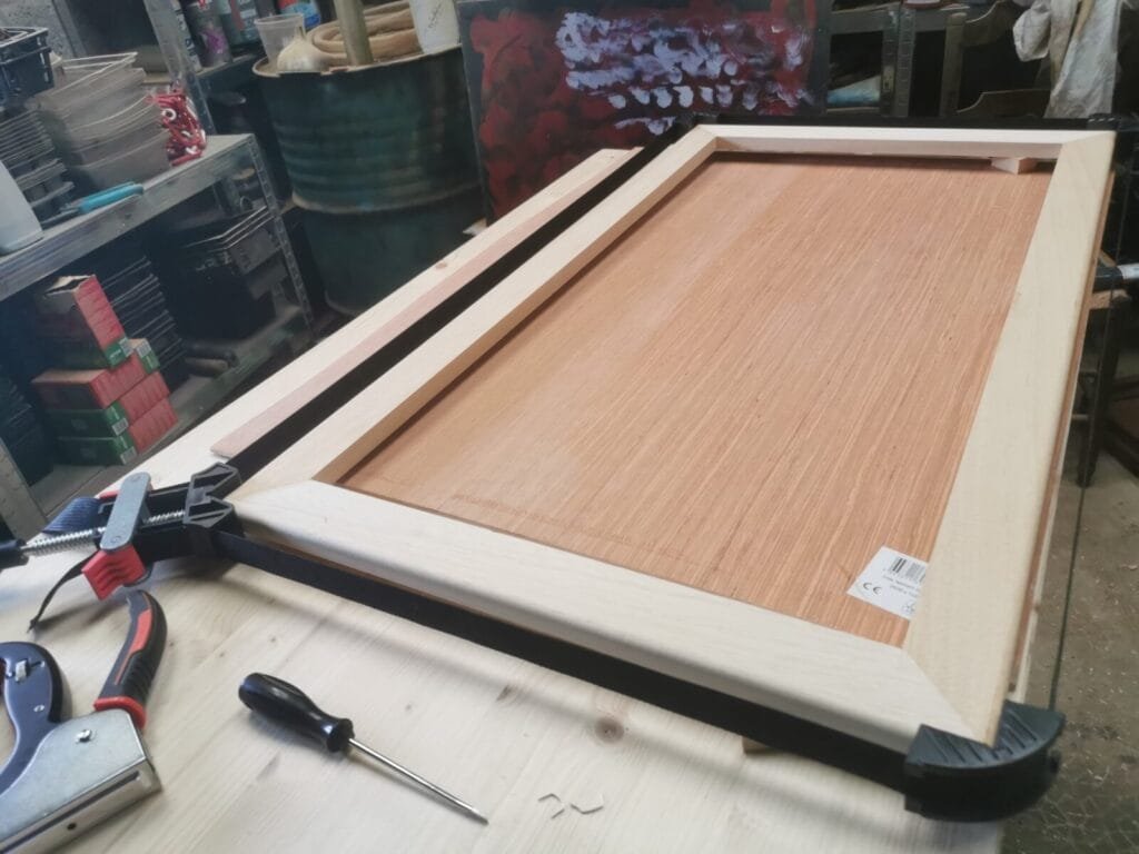 Le vieil homme et la terre # Les mains ()