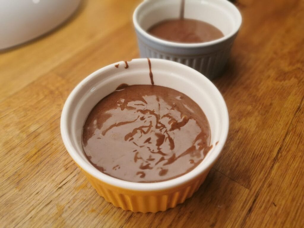 Soft dark chocolate and lemon salted butter caramel cake 4 - Kerbeleg Recette Moelleux au chocolat au caramel beurre salé KERBELEG ()